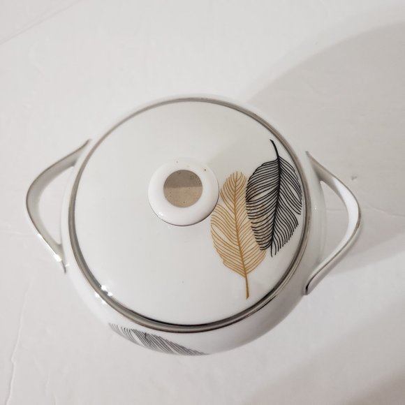 Barclay Covered Sugar Bowl & Creamer Set Leaf Design - Picture 4 of 7